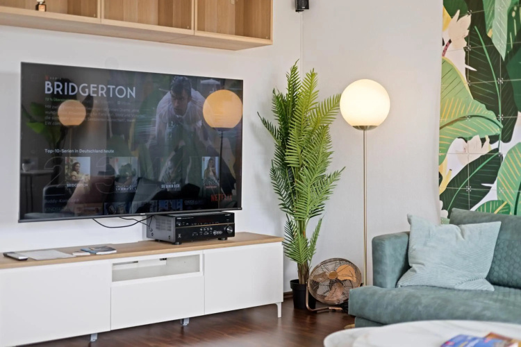 BRIGHT: The PENTHOUSE - Jacuzzi - BBQ - Parkplatz/Parking