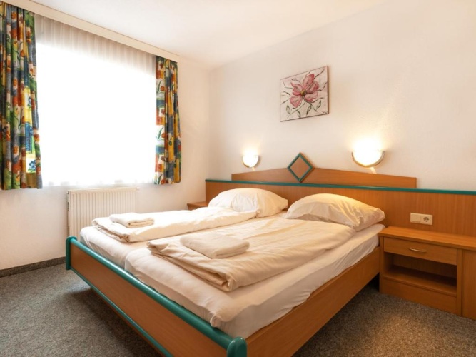 3 Bedrooms Apartment