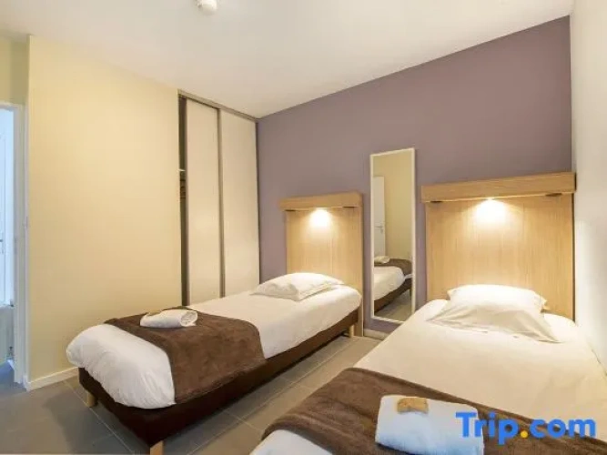 Bed in Dorm
