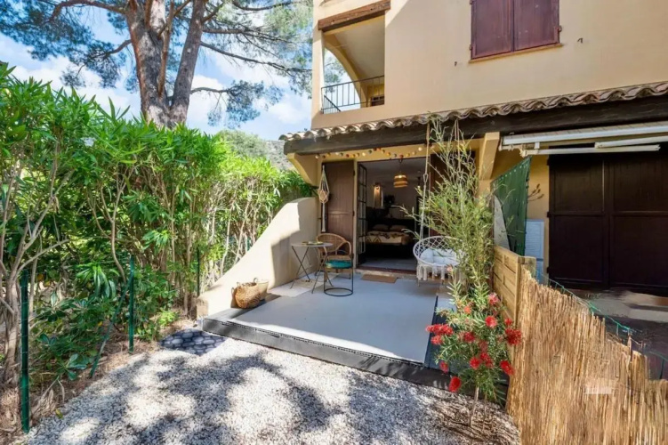 St Clair studio à 5mn a pied de la plage