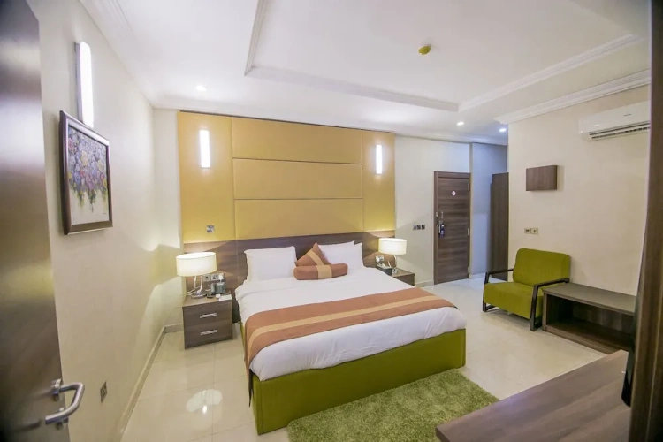 Deluxe Double room with city view
