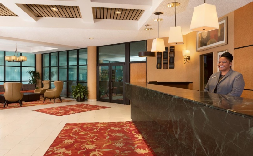 Crowne Plaza Auburn Hills photo 38
