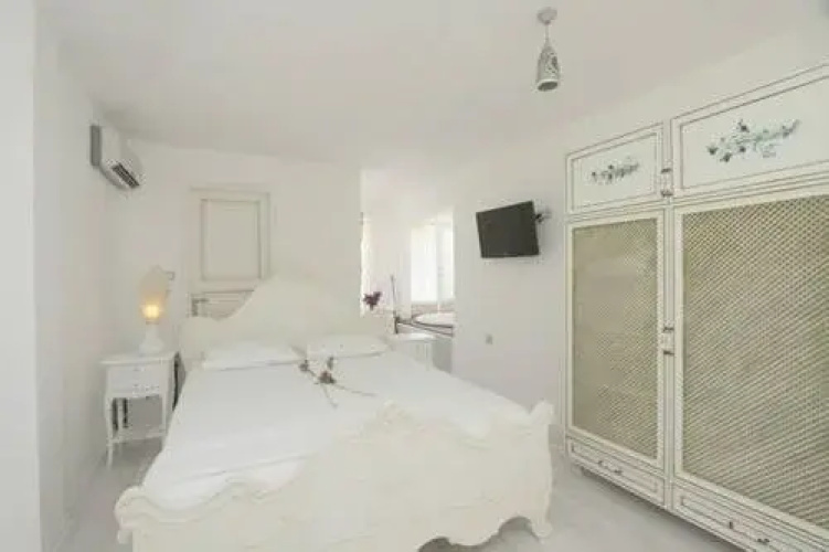 Shaka Marine Boutique Hotel