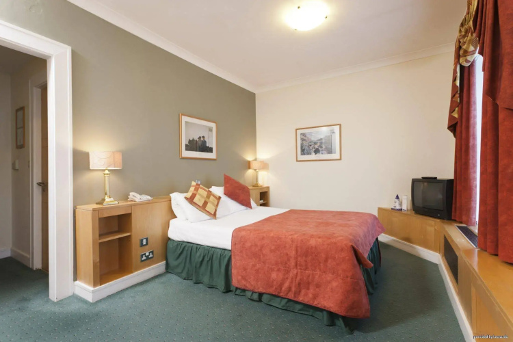 Pery's Hotel