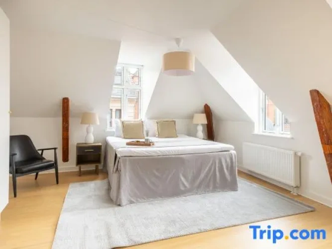 2 Bedrooms Apartment with city view