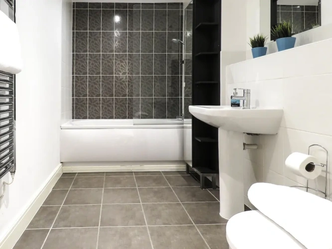 2 Bedrooms Business Apartment