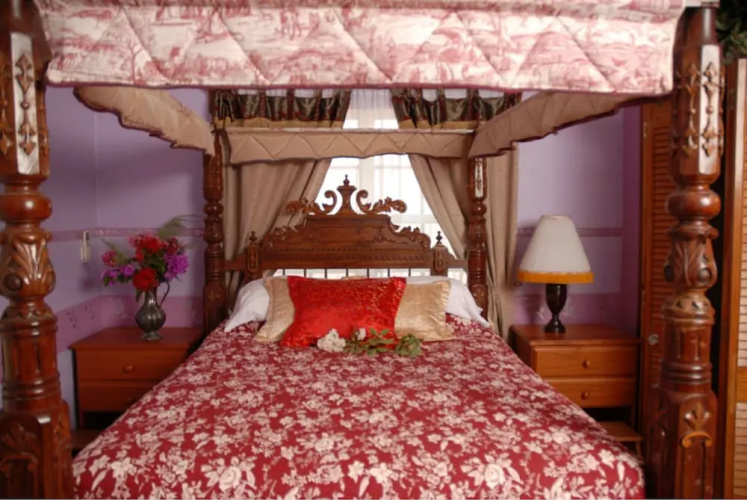 D'Nest Inn