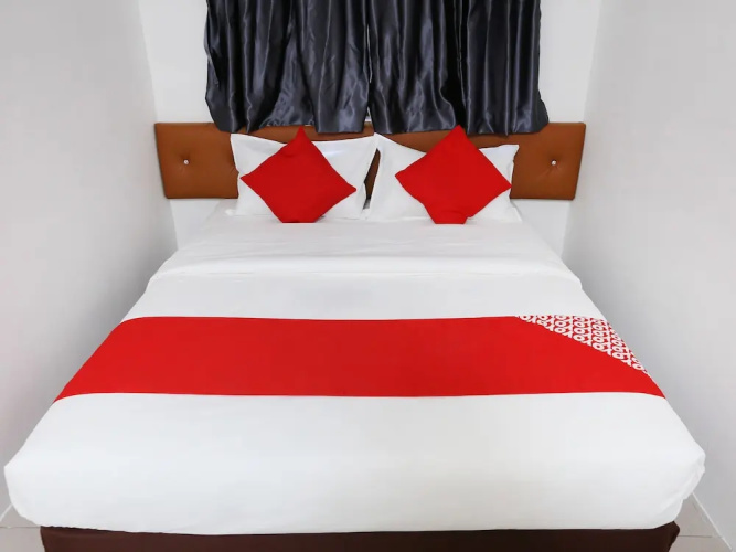 OYO 89672 EG Hotel JJ
