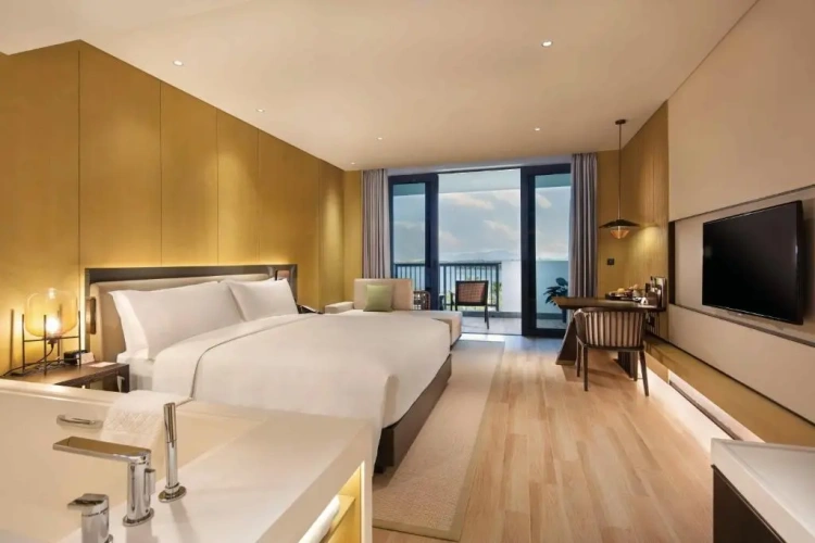 1 Bedroom Deluxe Double Suite with lake view
