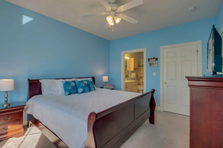 4851 Luster Leaf Circle Magnolia Pointe 202 by RedAwning