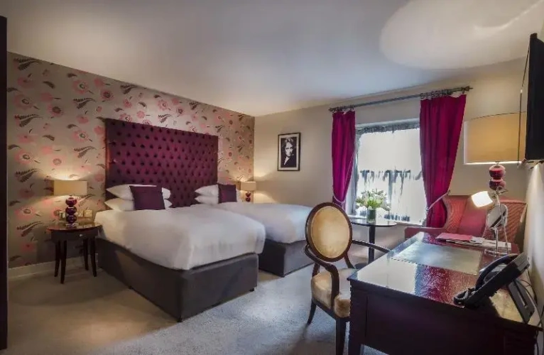 Deluxe Twin room with balcony