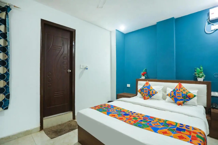 Fabhotel Usha Continental