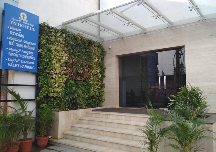 Y N HOTELSOver view