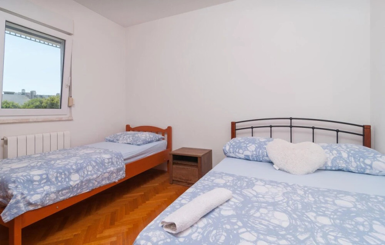 Nice Apartment in Split With 2 Bedrooms and Wifi