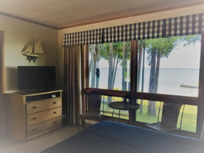 Square Rigger Harbor Motel