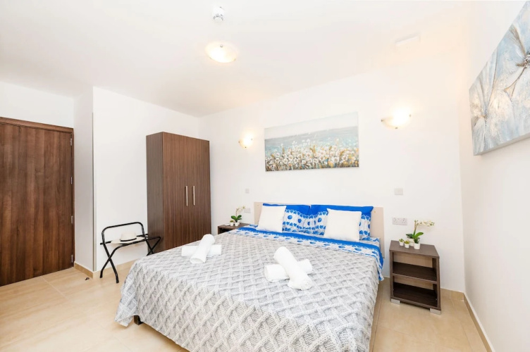 Islet Seafront Family Apartment