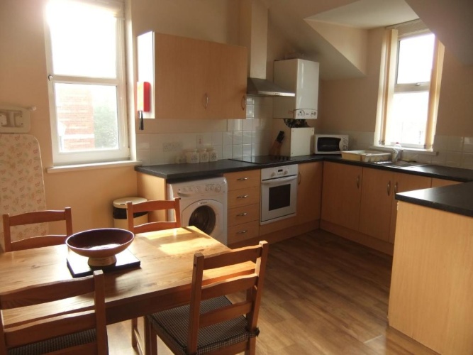 2 Bedrooms Apartment