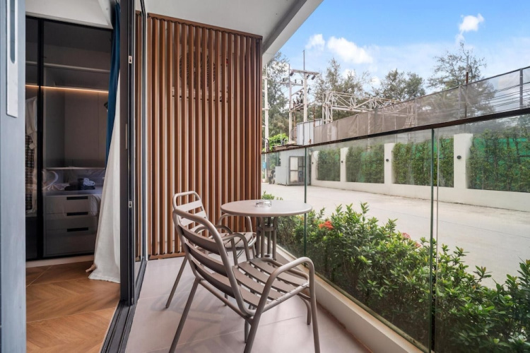 Beachfront A110 Luxury Pool Access Studio