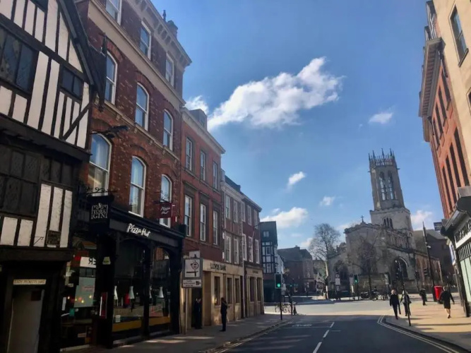 Luxury Apartment Opposite The Shambles