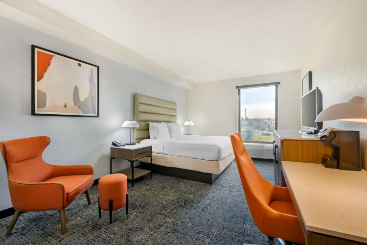 Best Western Plus Universal Inn