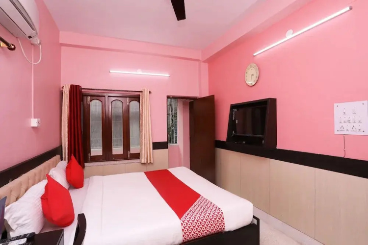 Silver Leaf By OYO Rooms