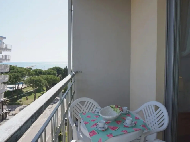 Cozy Apartment With Balcony