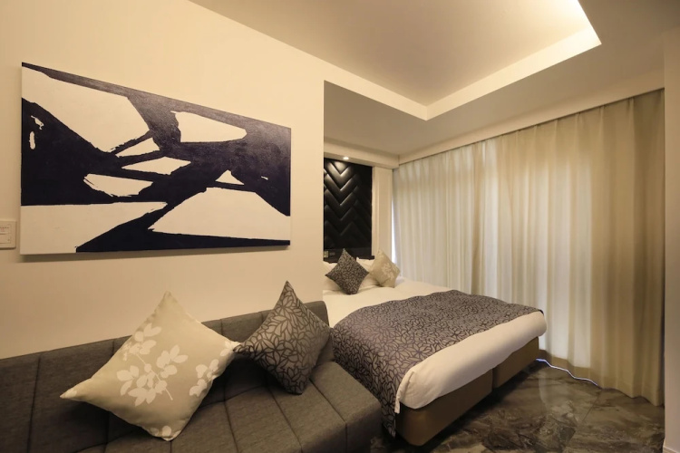 Centurion Hotel Residential Cabin Tower