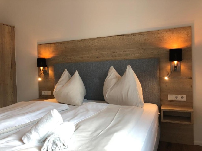 3 Bedrooms Apartment
