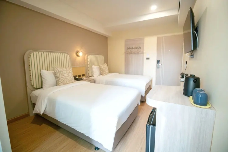 Deluxe Twin room with balcony