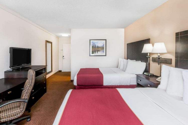 Standard Quadruple room