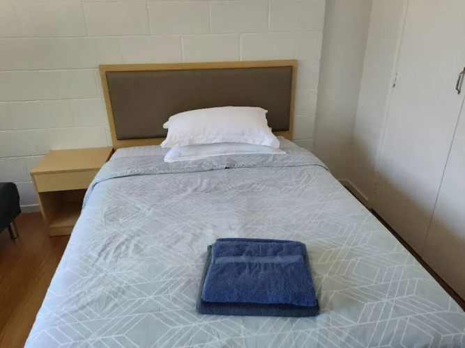 Small 2 bedroom flat 7a Rangiatea Road