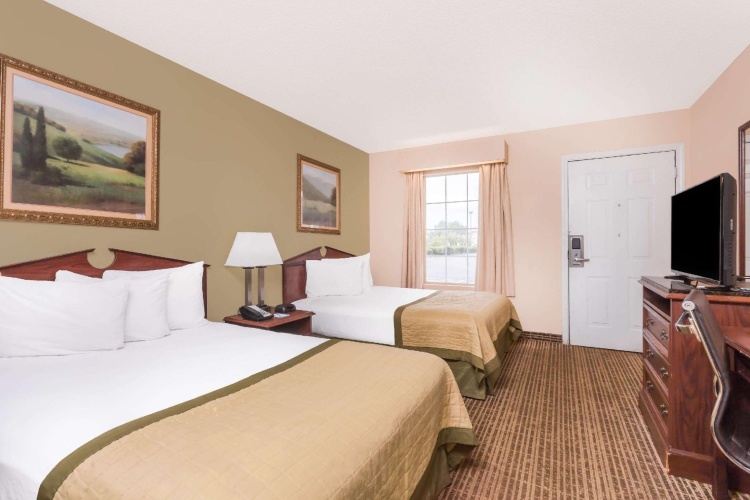 Standard Quadruple room