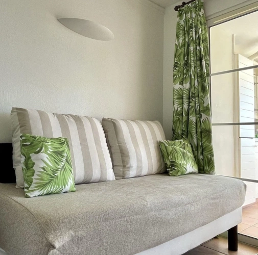 2 Bedrooms Apartment beachfront