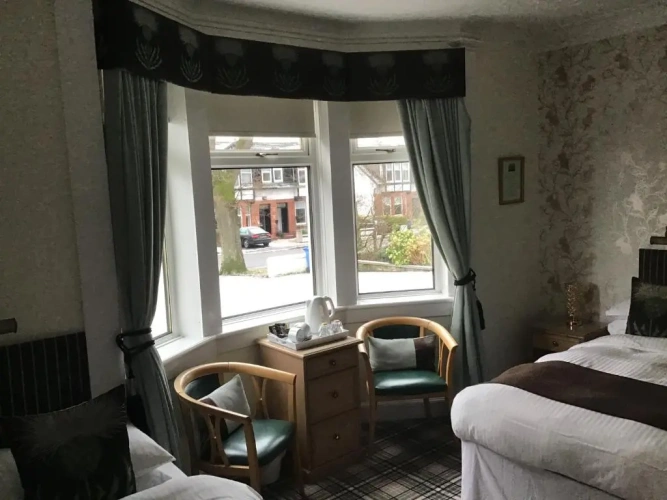 Standard Triple room