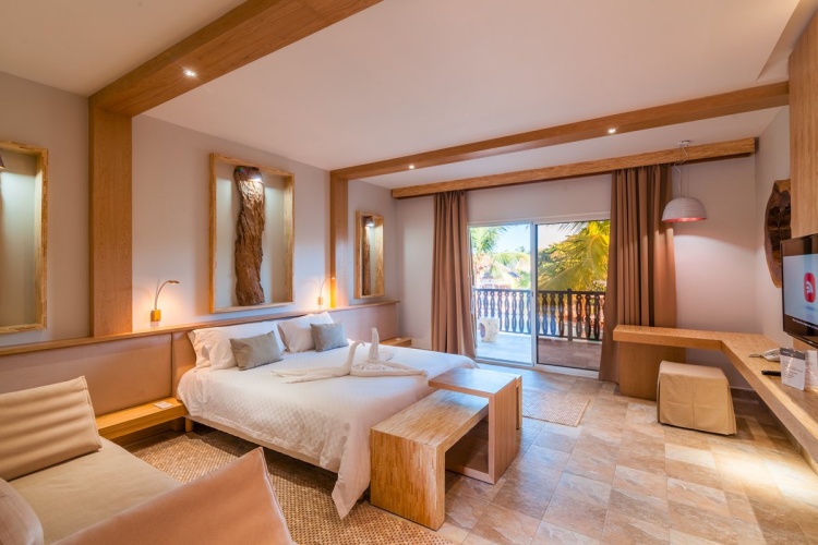 Royal Beach Hotel & Spa