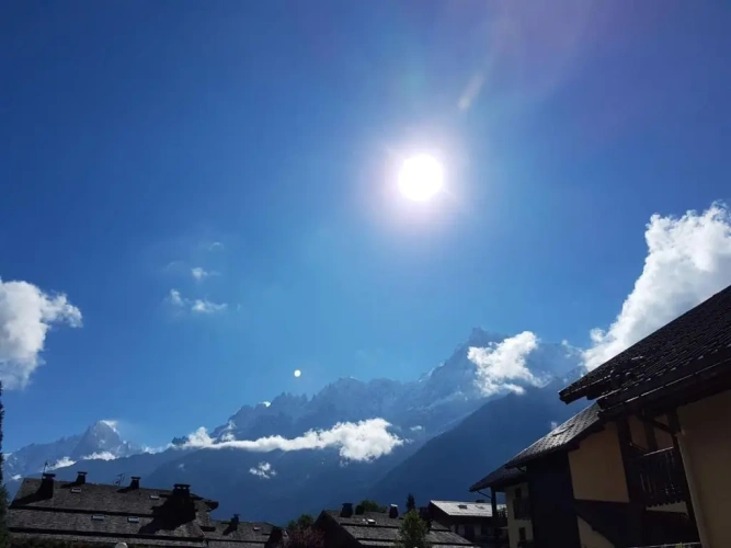 Apartment with mountain view