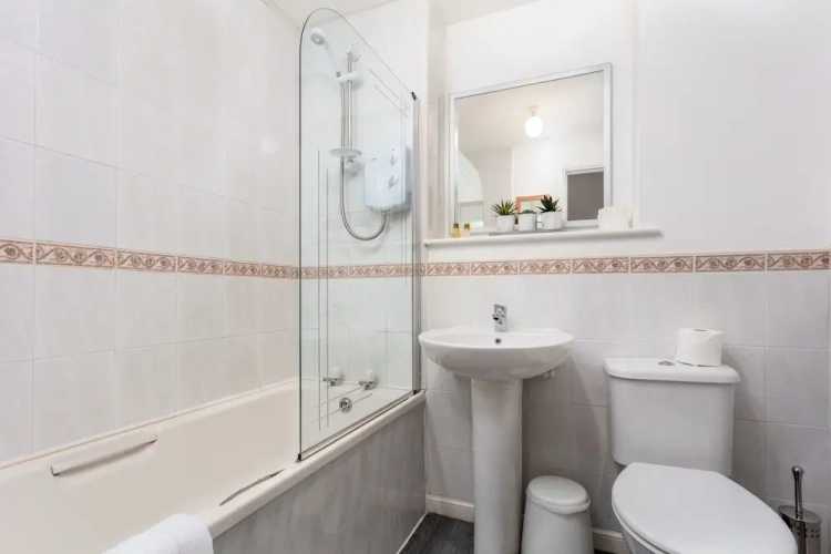 2 Bedrooms Classic Apartment with balcony