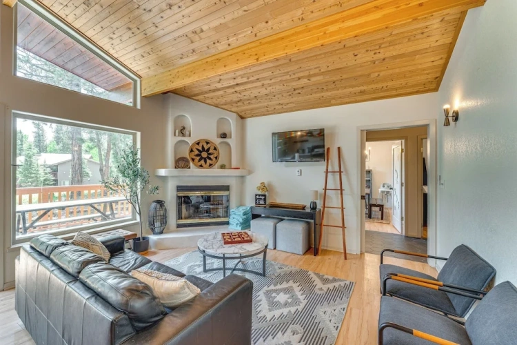 4 Bedrooms Cottage with balcony