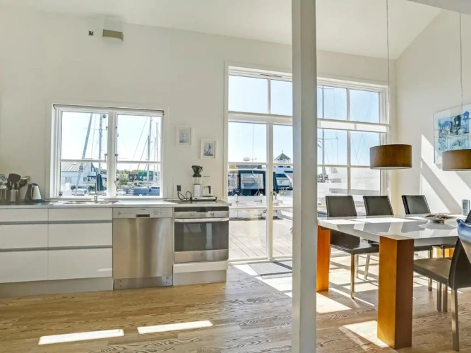 2 Bedrooms Bungalow