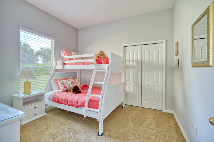 Gorgeous 5 bed with south facing pool, Davenport, US