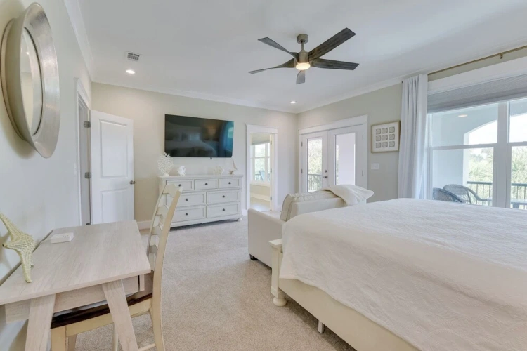 4 Bedrooms Cottage