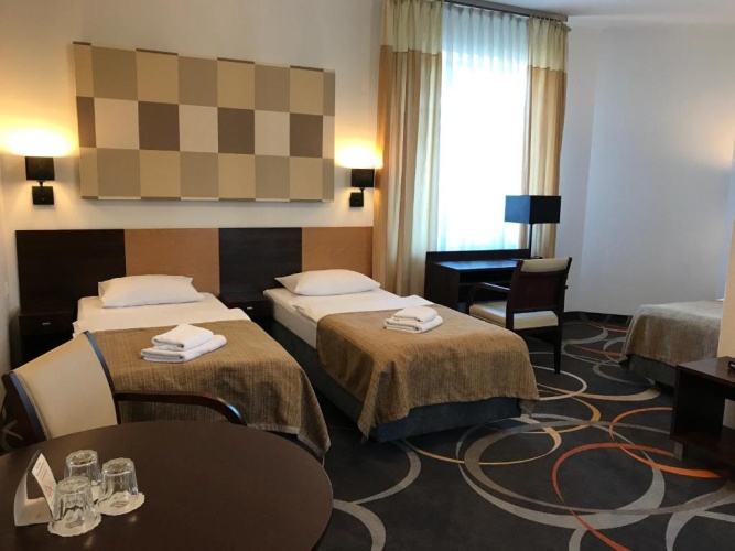 Standard Triple room