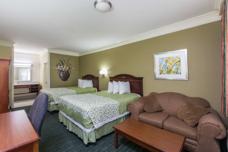 Quadruple Suite