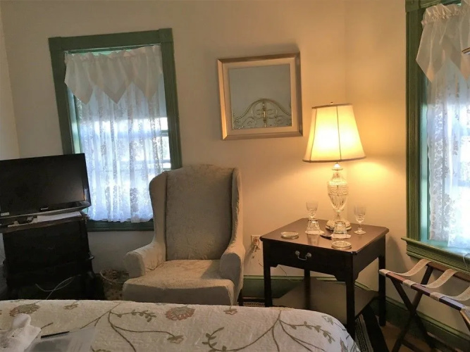 Parsonage Inn