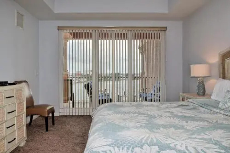 Harborview Grande 406