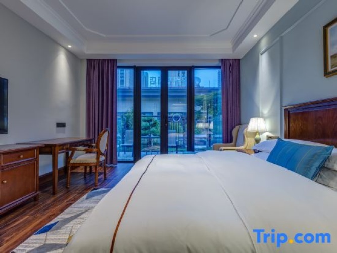 Superior Double room with garden view