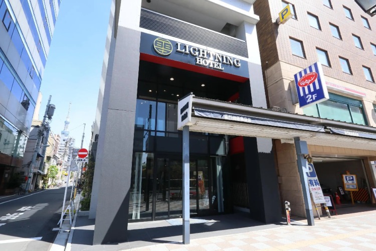 Lightning HotelOver view