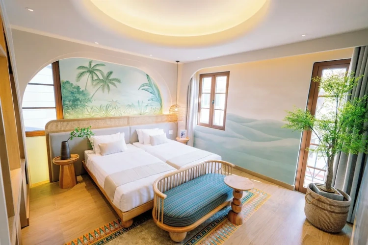 Superior Twin room with city view