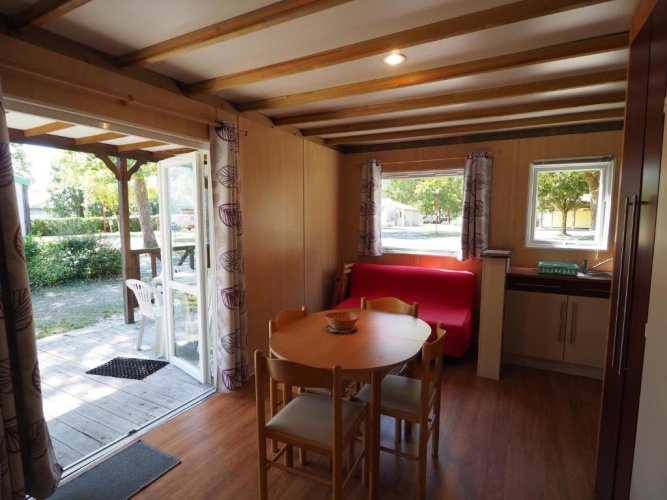 2 Bedrooms Chalet