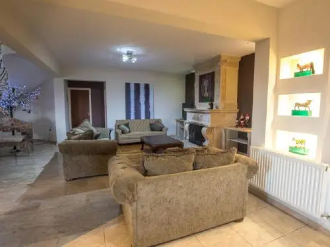 Sunshine Luxury House